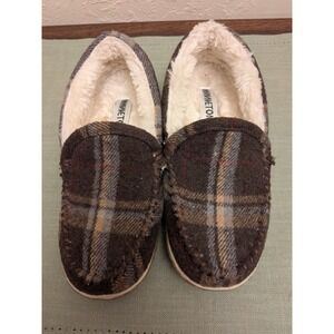 Minnetonka Womens Moccasin Slippers Plaid Lined Comfort Size 6M